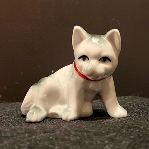 Vintage Hand Painted Cat Sitting With Red Ribbon Figurine Statue